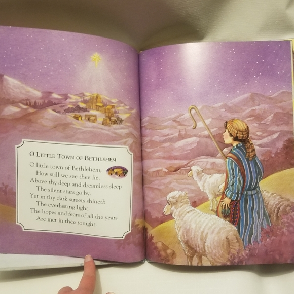 Beautifully illustrated vtg bk of Christmas Carols - Picture 4 of 6